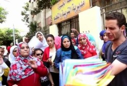 بالفيديو.. المتقدمين لوظائف "فنكوش السيسي" بالتعليم يؤكدون: "بيرموا ورقنا في الزبالة"
