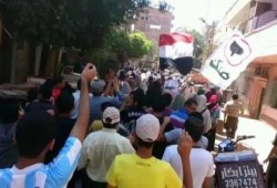 "مصر كبيرة عليهم": ضنك تنظم تظاهرة شبابية بسوق الجزيرة بمدينة بني سويف (صور)