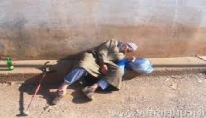 رجل مسن يشعل النار في نفسه أمام مجلس الوزراء