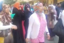طلبة المعاهد الصحية يقطعون القصرالعينى للالتحاق بالجامعة