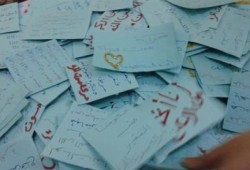 بالصور توزيع قصاصات ورق تنديداً بغلاء الأسعار وتأخر التموين وكثرة انقطاع الكهرباء بميت غمر