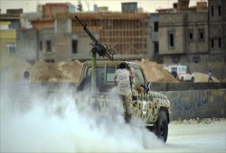 رغم التعاون العسكري بين الانقلابيين وحفتر.. ثوار بنغازي يتقدمون نحو مطار بنينا