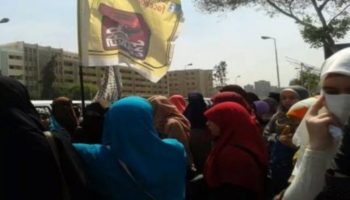 طالبات الأزهر في مظاهرة .. مش هنبطل مش هنسيب ..  حق اخواتنا أكيد هنجيب