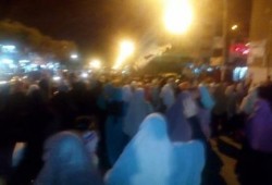 سلسلة بشرية بمنوف رفضا للإنقلاب الدموى