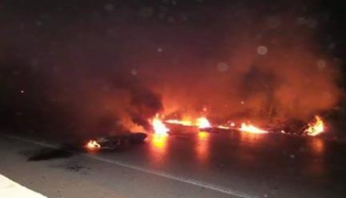 مجهولون يقطعون طريق بنى سويف القاهرة الزراعى