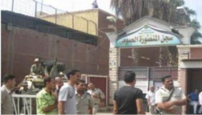 اعتقال والد طالب لتقديمه بلاغ بإختفاء إبنه و10 من زملائه