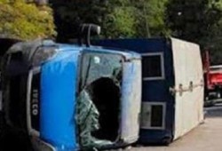 أقباط يهجمون علي نمقطة شرطة ويفجرون سيارتي شرطة بعد اشتباكات بالمنيا