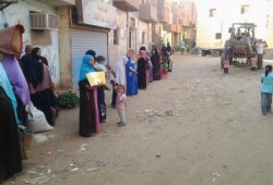 سلسلة بشرية لحرائر سنوفر بالفيوم