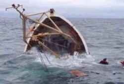 سفينة مصرية ارتطمت عمدًا بسفينة فلسطينية تقل 400 مهاجر فأغرقتهم