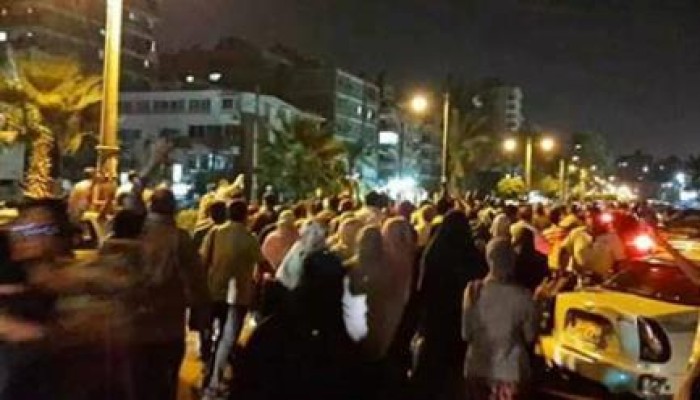 القاهره: مسيره ليلية بمدينة نصر للمطالبة بمحاكمة السفاح قائد الانقلاب