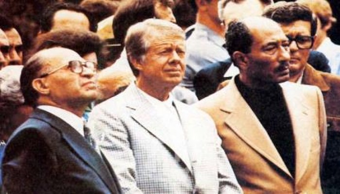 في مثل هذا اليوم .. توقيع معاهدة السلام المشؤمة مع الاحتلال الاسرائيلى عام 1978م ( صور )