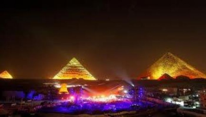 عاملو الصوت والضوء يطالبون السيسي برد 30 مليون جنيه من الآثار