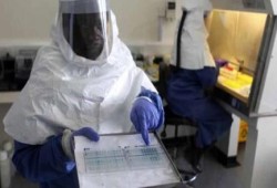 أول مصابة بـ"‏إيبولا‬" تضع مولودة على قيد الحياة في ‫‏غينيا‬