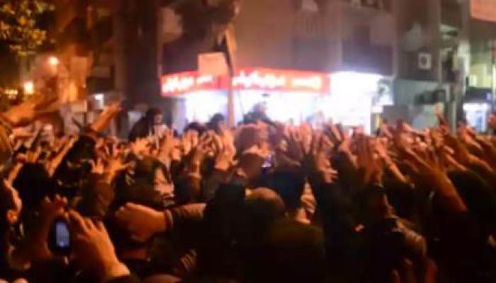 الغربية: حماسة شباب الألتراس تشعل مسيرة طنطا بالأهازيج "قلناها زمان للمستبد" (فيديو)