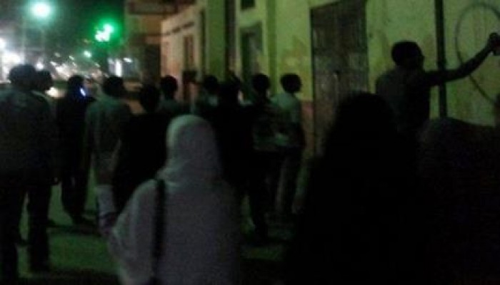 أسيوط: أهالي ديروط يتظاهرون رفضًا لحكم العسكر