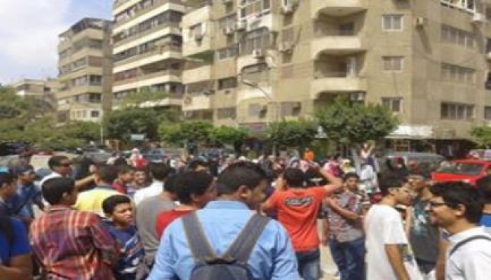 تظاهرة طلابية تغلق المنطقة الأزهرية بشارع مصطفى النحاس
