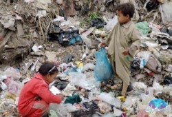 تقرير يكشف بالأرقام: أعداد فقراء العالم تنخفض.. ومصر فى تصاعد مستمر
