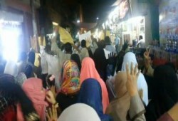 أسوان.. مسيرة لثوار كوم أمبو تطوف المدينة وسط تفاعل الأهالي