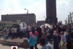 وقفات مفاجئة للطلاب بميدان النهضة وأمام الأعلى للجامعات