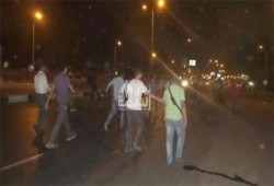 شباب ضد الانقلاب يقطعون الطريق اسفل الدائرى باتجاه المنيب