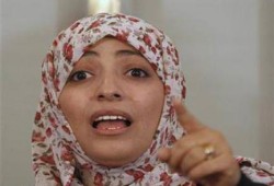 الحوثيون يقتحمون منزل الناشطة توكل كرمان