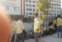 طلاب تجارة أسوان ينددون بنقلهم من مدرستهم