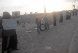 سلسلة بشرية بقرية سنوفر بالفيوم فى أسبوع "قسم الثورة وعهد الشهيد"