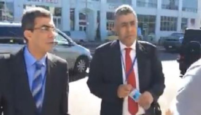 بالفيديو : المصريون بأمريكا يمسخرون اثنين من سحرة فرعون ياسر رزق وعماد الدين حسين