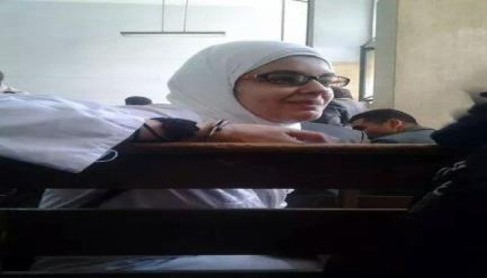 تأجيل قضية صاحبة دبوس رابعة إلى أول اكتوبر