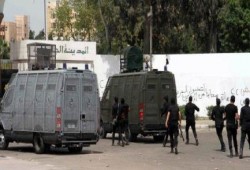 تجنيد جواسيس من الطلاب للإبلاغ عن زملائهم