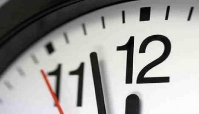 الانقلاب يحقق رقم قياسي في عدد مرات تغيير الوقت .. اليوم.. بدء العمل بالتوقيت الشتوي