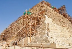 " اليونسكو " تطلب تفاصيل عملية الترميم الفاشلة لهرم سقارة