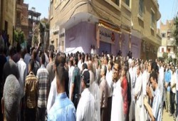 يتقدمهم د. محمد علي بشر .. الآلاف من الإخوان  يشيعون جنازة الأستاذ "لاشين أبو شنب" (صور)