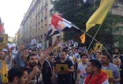 مظاهرة "مفاجئة" لطلاب القاهرة  في التحرير رفضا لتدنيس السفاح للحرم الجامعي