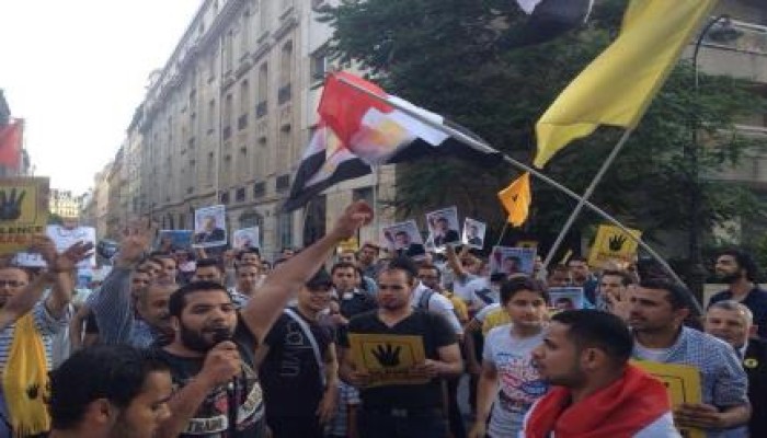 مظاهرة "مفاجئة" لطلاب القاهرة  في التحرير رفضا لتدنيس السفاح للحرم الجامعي