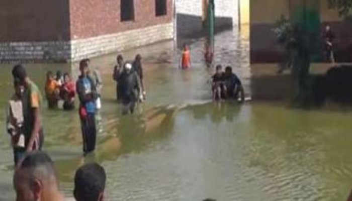 غرق "عرب الرمل" فى مياه الصرف الصحى ينذر بكارثة بيئية