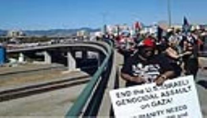 نُشطاء أمريكيون يمنعون سفينة "صهيونية" من تفريغ حمولتها