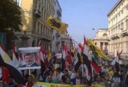 هولندا: وقفة لاعضاء الجالية المصرية رفضا لحكم العسكر