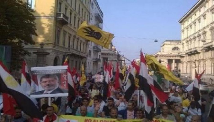 هولندا: وقفة لاعضاء الجالية المصرية رفضا لحكم العسكر