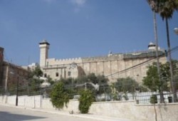 الاحتلال يغلق "الإبراهيمي" الثلاثاء القادم في وجه المصلين