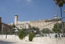 الاحتلال يغلق "الإبراهيمي" الثلاثاء القادم في وجه المصلين