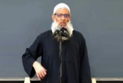 بعد وصفه شعار رابعة برمز "إله إغريقي"، فيس بوك يردعلى "المخبر" رسلان: نسخة معدلة من عكاشة