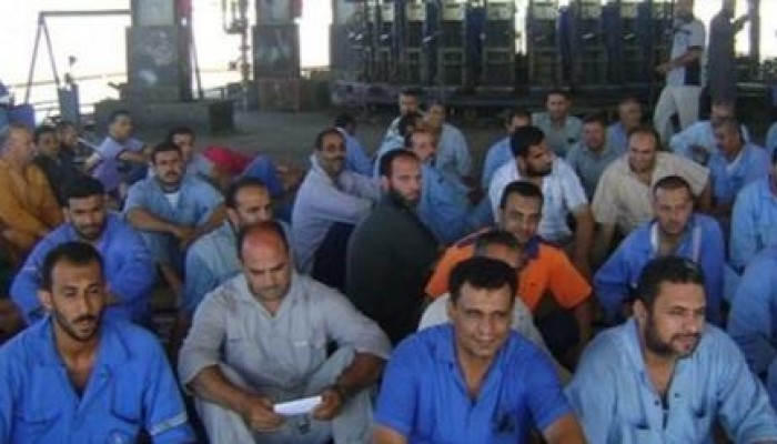 عمال "الفايبر" و"النحاس" بالإسكندرية يواصلون الاعتصام