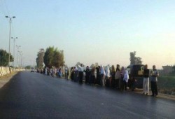 الدقهلية: سلسلة بشرية حاشدة بأجا على طريق "القاهرة-المنصورة" السريع