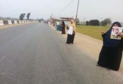 الشرقية.. سلسلة بشرية بأبوحماد احتجاجًا على ارتفاع الأسعار