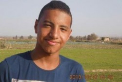 "خرجوا علاء يدفن أمه"..مأساة أصغر معتقل فقد الأم والأب