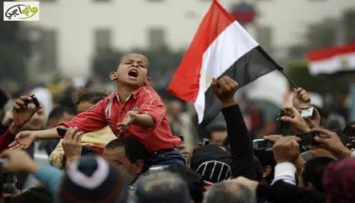 حكاية الطفل " لقمان " من أيقونه للثورة لاعتقاله بواسطة 50 ضابط