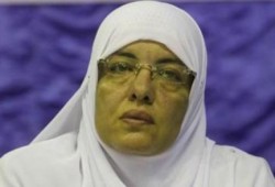 "شباب ضد الانقلاب" ينظمون وقفة تأييد أمام منزل عزة الجرف