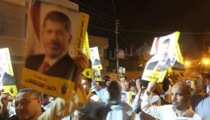 مسيرة ليلية لرافضي الانقلاب العسكري بقرية عبد الصمد بشمال الجيزة