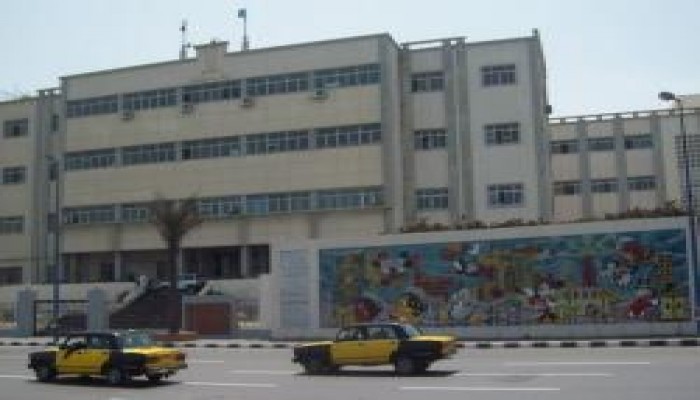 تظاهر  عمال مستشفيات الميري والشاطبي، والحضرة لليوم الرابع علي التوالي